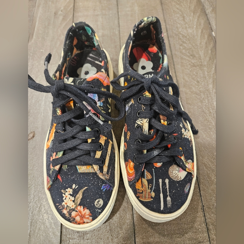 Farm Rio Floral & Space Print Canvas Sneakers Women’s Size 7  Lace Up Shoes